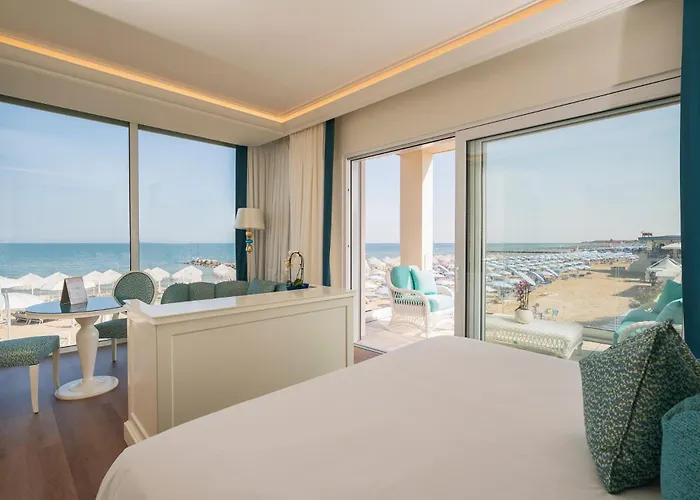 Riviera Resort Hotel