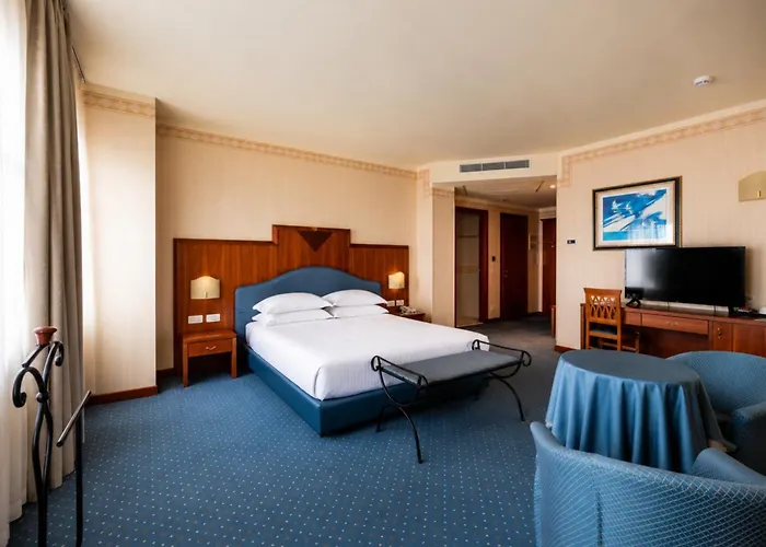 Phi Hotel Astoria